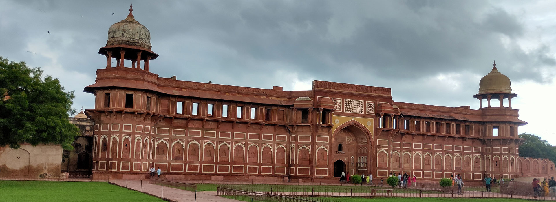 Agra Overnight Tour with Taj Mahal and fatehpur Sikri