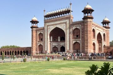 Royal entrance gate of Taj Mahal during Golden Triangle Tour 4 Days